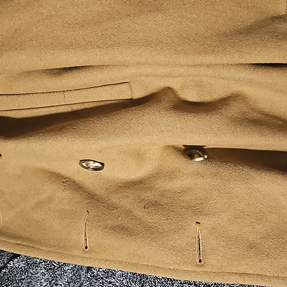 Coat - Picture 7 of 9